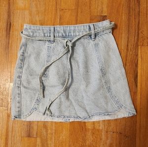 PacSun Jean skirt size 23